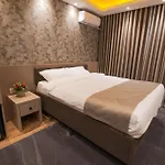 Huzur Hotel *