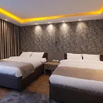 Hotel Huzur *