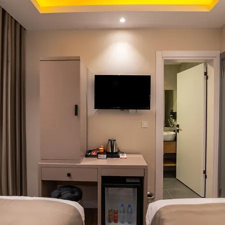 Huzur Hotel